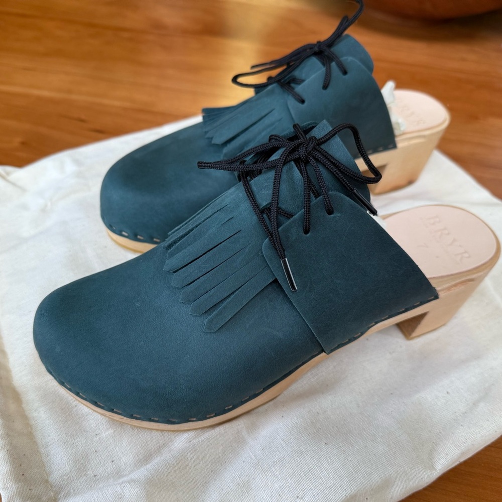 NWT Bryr Clogs - Camilla Block Heel - Spruce - Size 7/37